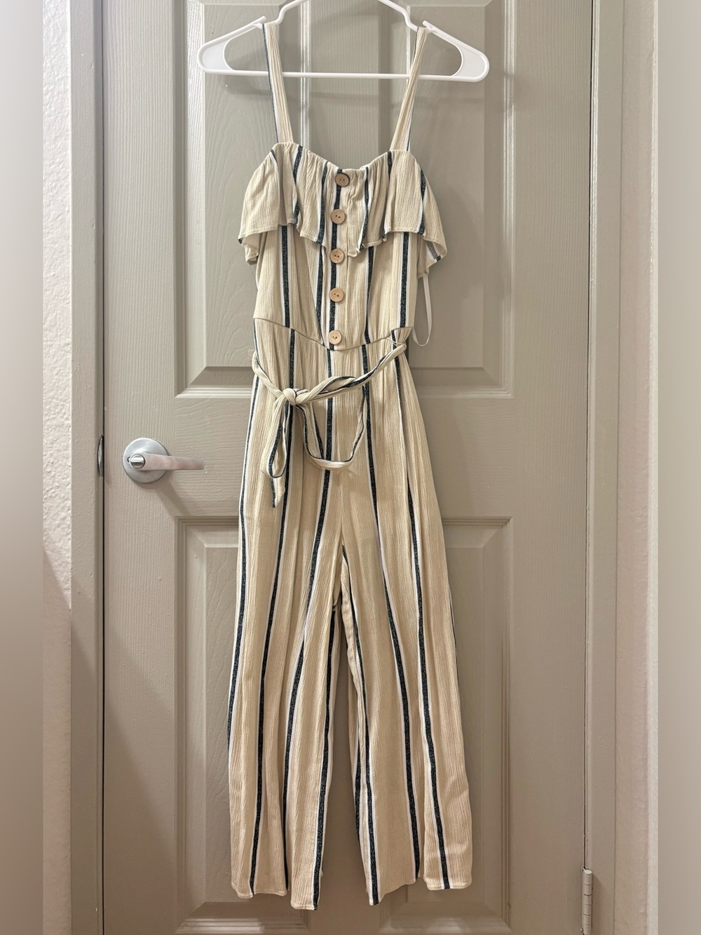 By & By Women’s Beige Striped Jumpsuit - Size S! 🥰